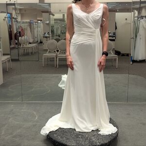 Elegant Ivory Wedding Dress